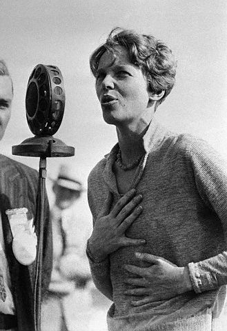 20 Hours, 40 Min by Amelia Earhart 20 Hours, 40 Min by Amelia Earhart